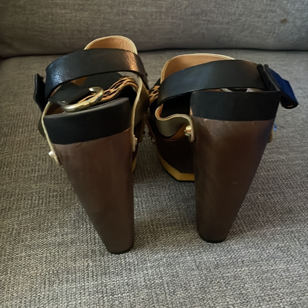 Heels - Picture 3 of 4